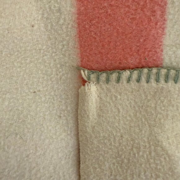 Genuine Woolcot Blanket Canadian Made - Picture 4 of 5